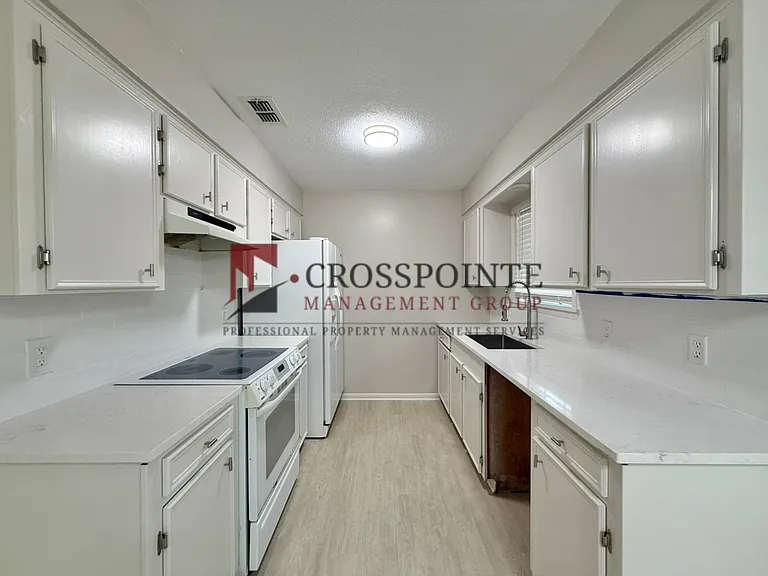 1103 Donna Dr — Photo 8