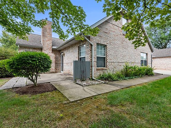 3rd image of 2927 W Applewood Ct