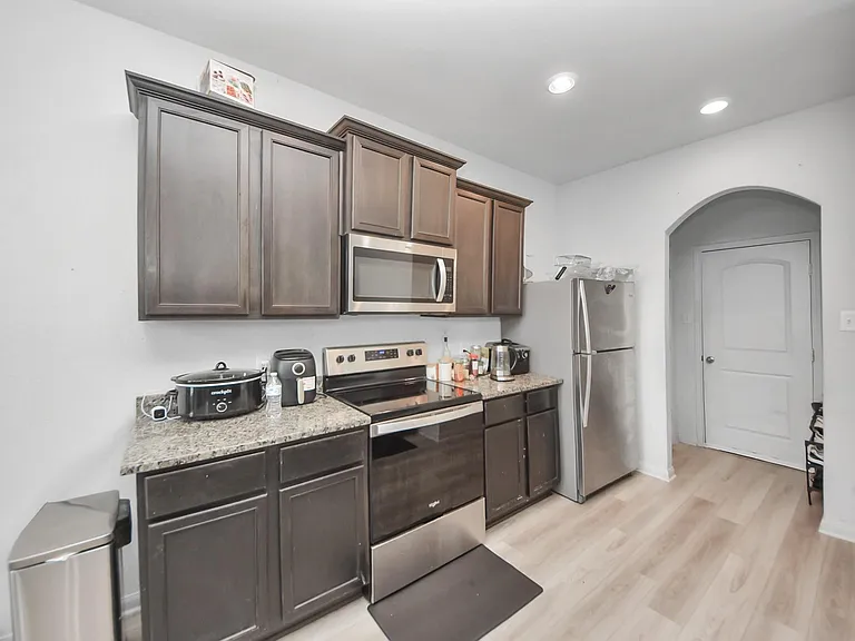 7943 Vacek Meadows Loop — Photo 16