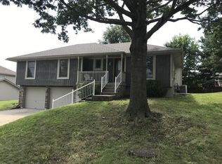 506 NE Leann Dr, Blue Springs, MO 64014