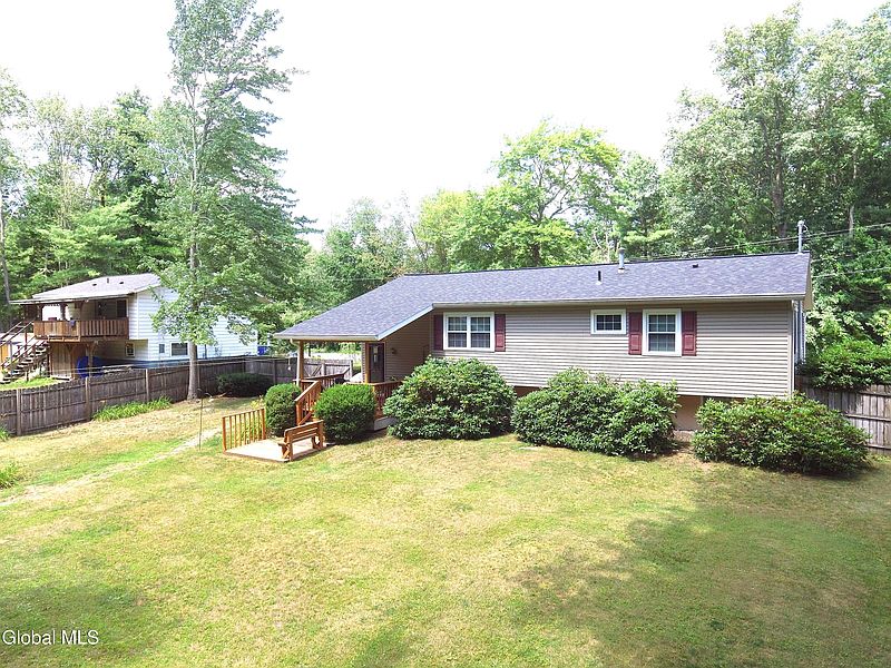 5th image of 132 Hutchins Road