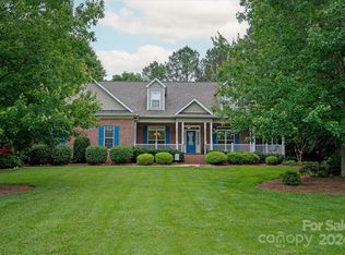 1025 Easthampton Ln, Waxhaw, NC 28173