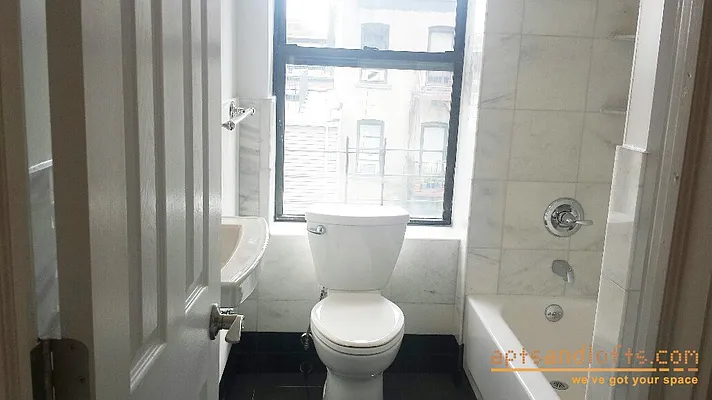 Rented by aptsandlofts.com | media 33