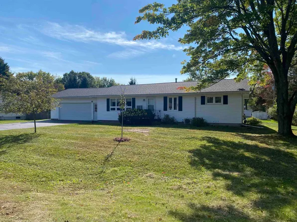 E1887 Amy St, Waupaca, WI 54981