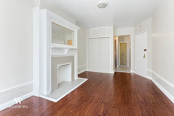 Rented by Warburg | media 6