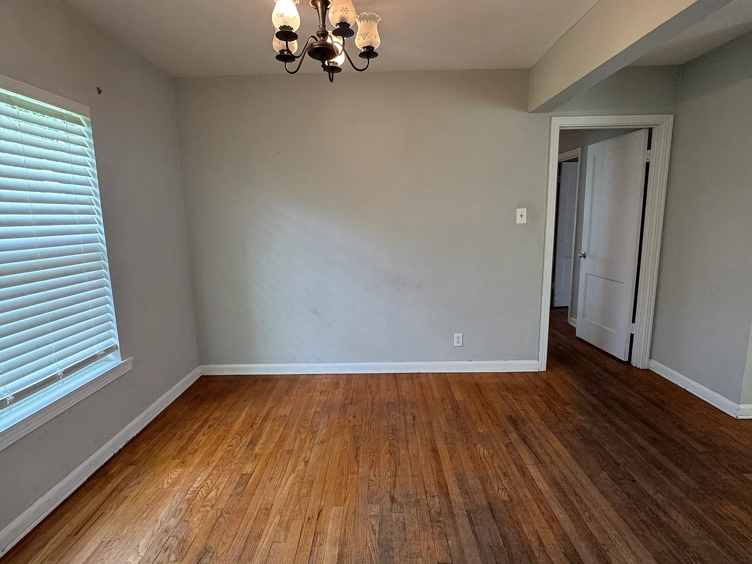 3 bed, 968 sqft, $1,500 — Photo 4