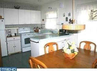12 Belmont Ln, Willingboro, NJ 08046