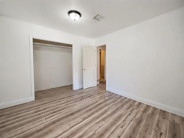 300 Olive St — Photo 7