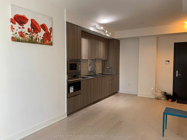 955 Bay St #205 — Photo 3