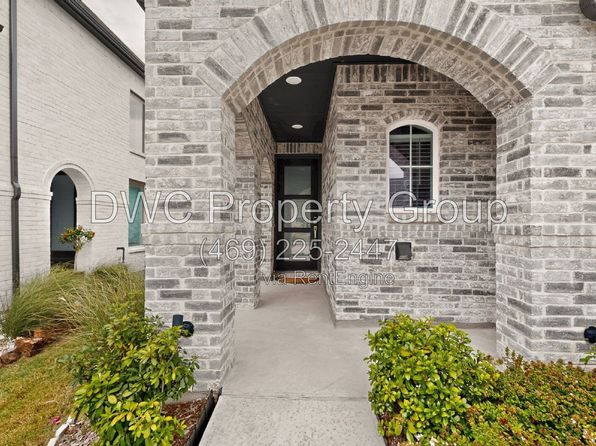 1636 Whispering Meadow Dr