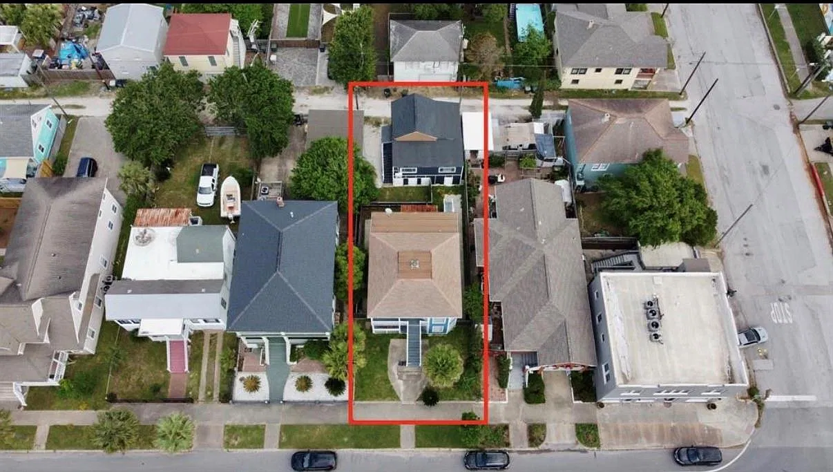 2 bed, 1.0 bath, 700 sqft, $1,499 — Photo 2
