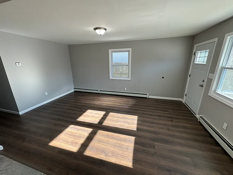 207 Mastic Blvd — Photo 5