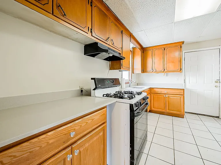 1147 E Brockton Ave — Photo 3