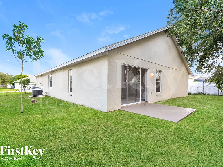 521 Finch Ln — Photo 15