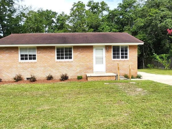 307 Live Oak St, Ocean Springs, MS 39564