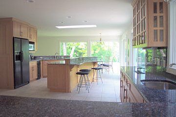 Kitchen w/lots of windows