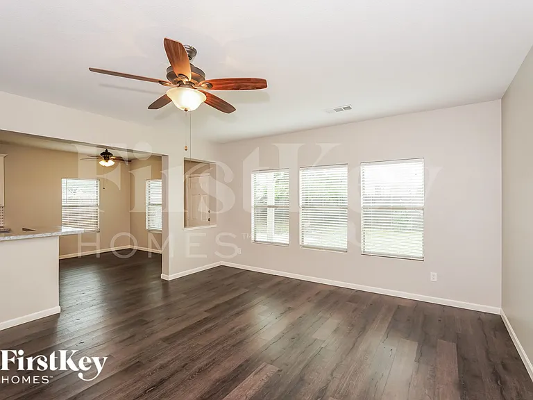 8057 Plateau Dr — Photo 4