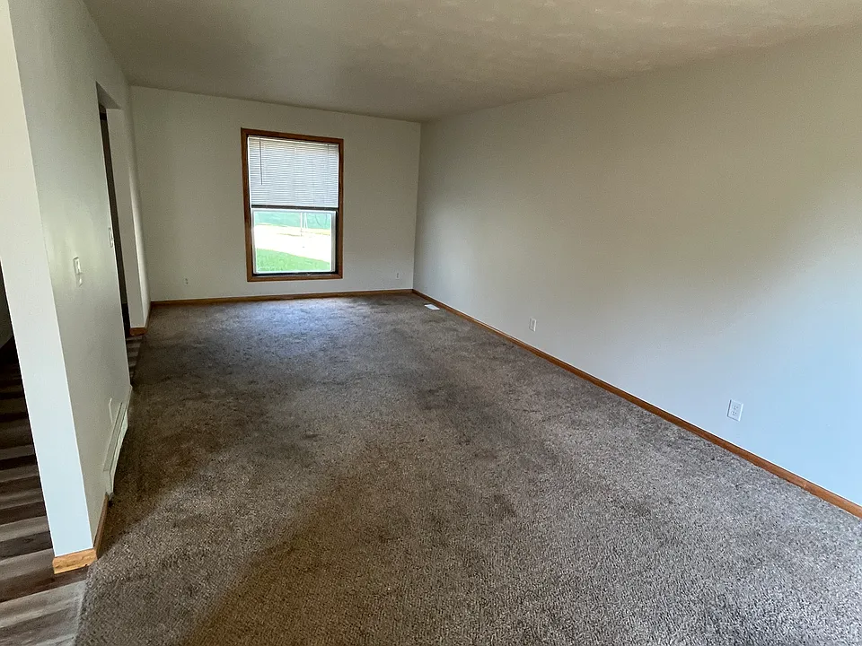 15243 Z St #1