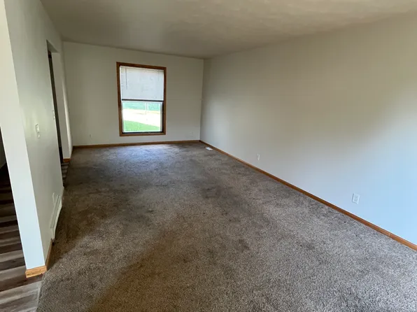 15243 Z St #1, Omaha, NE 68137