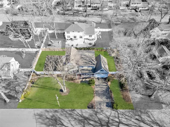 52 Tillotson Avenue, Saint James, NY 11780