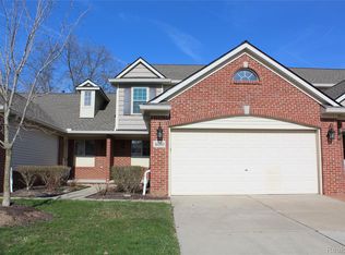 4680 Summer Ridge Dr, Howell, MI 48843