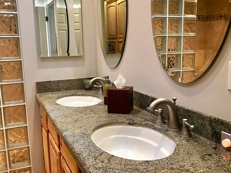 185 E Cercado Ln — Photo 24