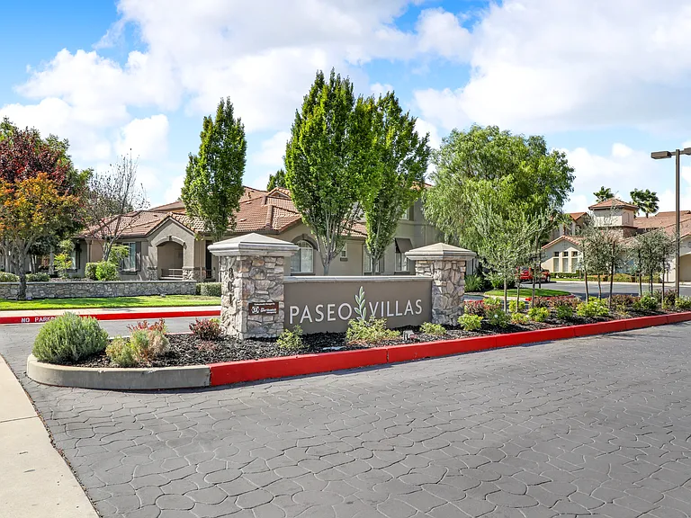 Paseo Villas — Photo 10