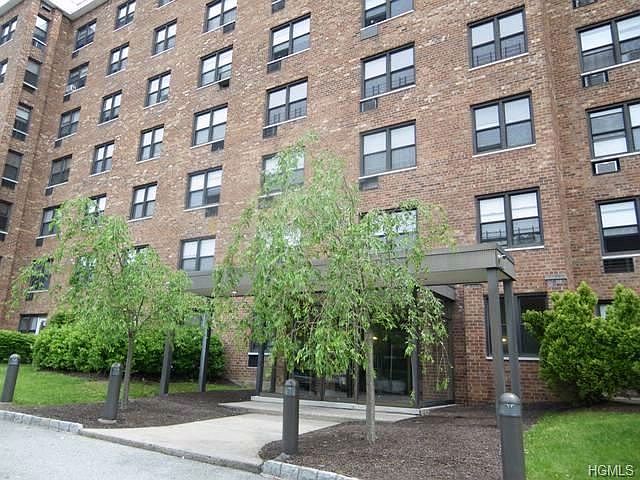 1st image of 81 Charter Cir APT 7C
