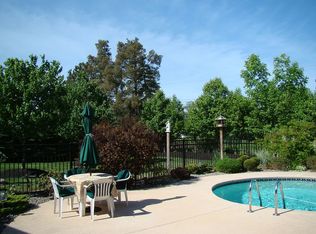 23 The Hamlet, East Amherst, NY 14051