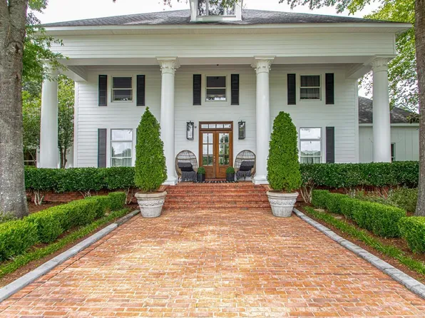 1090 Lookout Mountain Rd, Benton, AR 72019