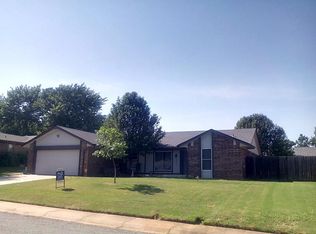 2213 Cottonwood Rd, Norman, OK 73071