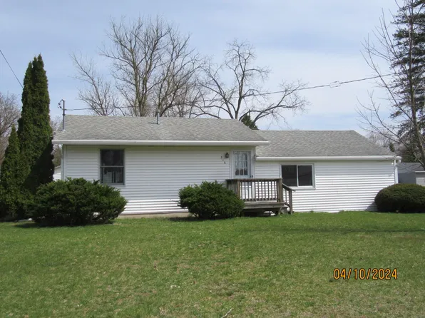 316 6th St NE, Cedar Springs, MI 49319