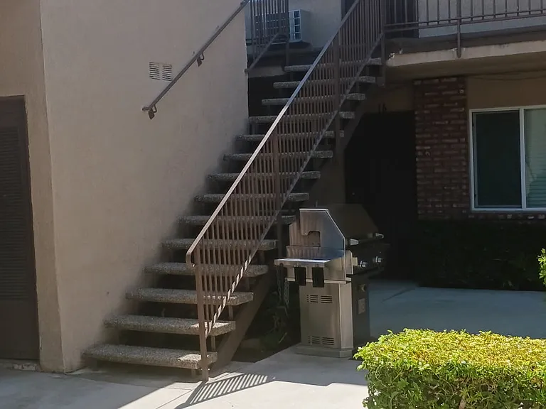 Ramhurst Dr — Photo 8
