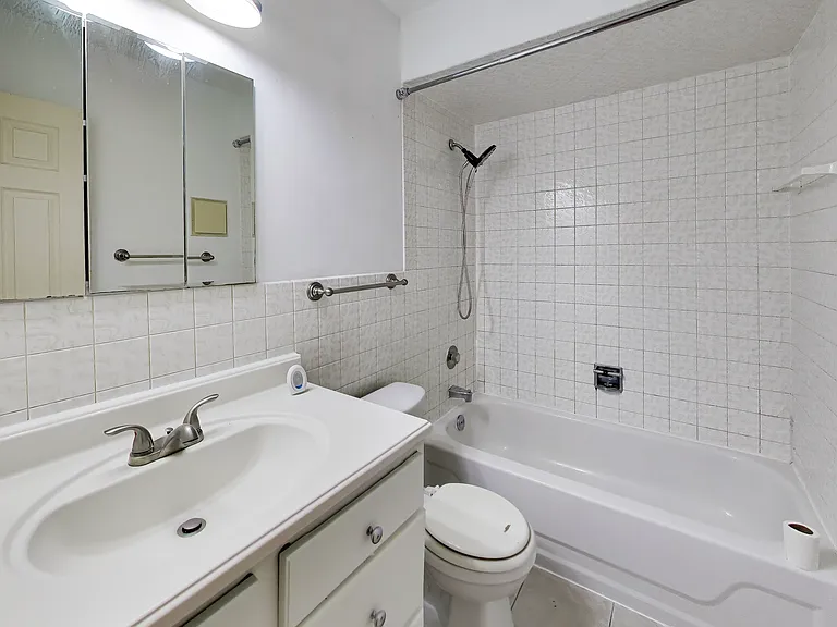 9479 Bay Colony Dr #2S — Photo 20