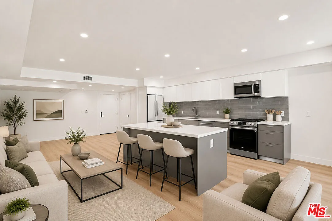 3 bed, 2.5 bath, 1574 sqft, $6,400 — Photo 1