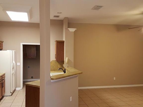 3rd image of 6529 Peacock Dr