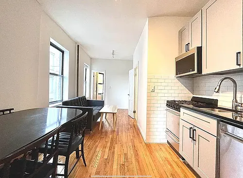 57 Pitt St #10 Photo 1