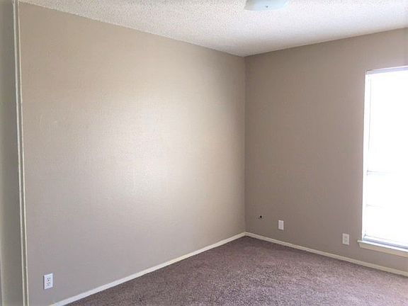 5th image of 509 Parkwood Dr