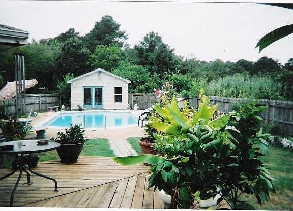 2nd image of 806 Charlton Dr