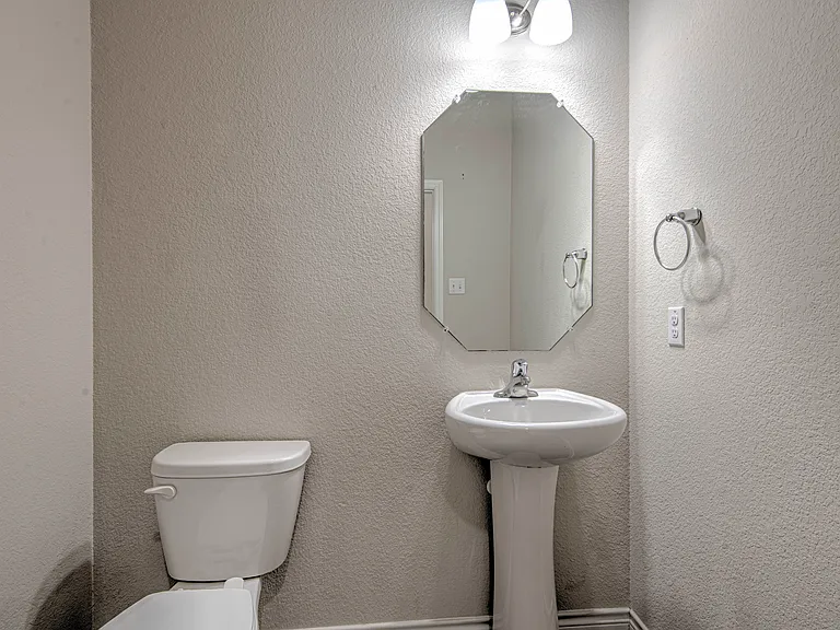 6107 Lavaca Dr — Photo 6