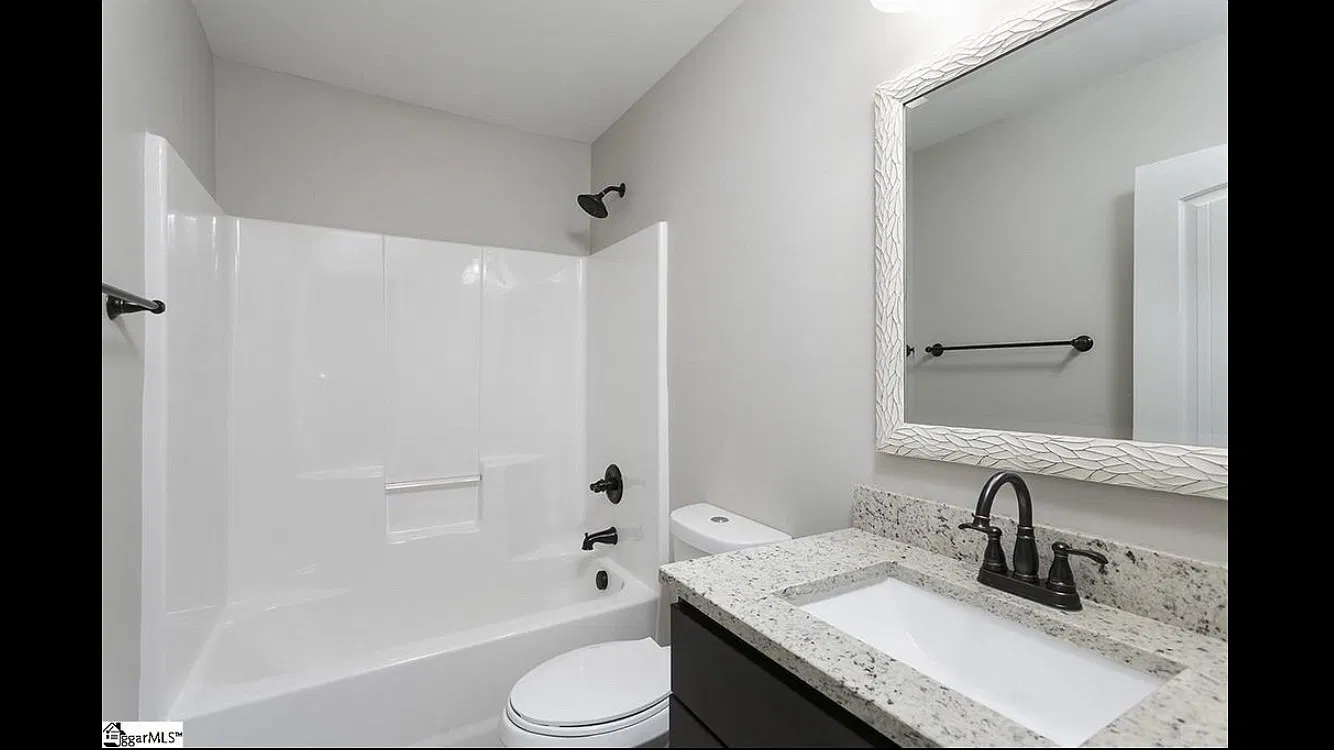 3 bed, 1600 sqft, $2,500 — Photo 2