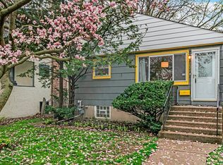 1622 Dempster St, Evanston, IL 60202