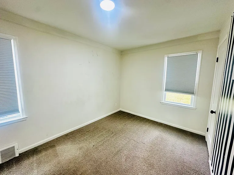 21801 Cushing Ave — Photo 15