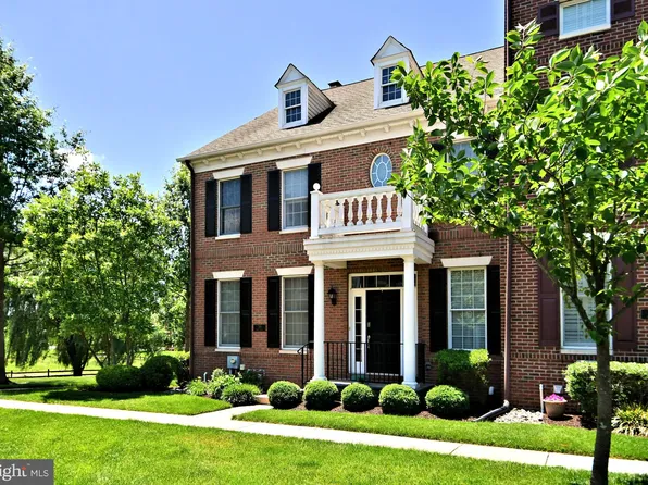 201 Hart Aly #54, Newtown, PA 18940