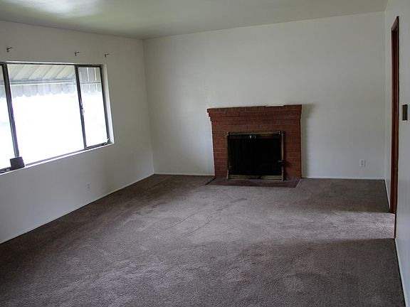Living room with fireplace