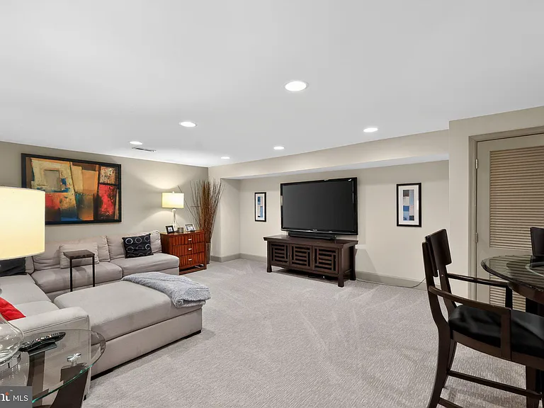 928 Ingraham St NW — Photo 25