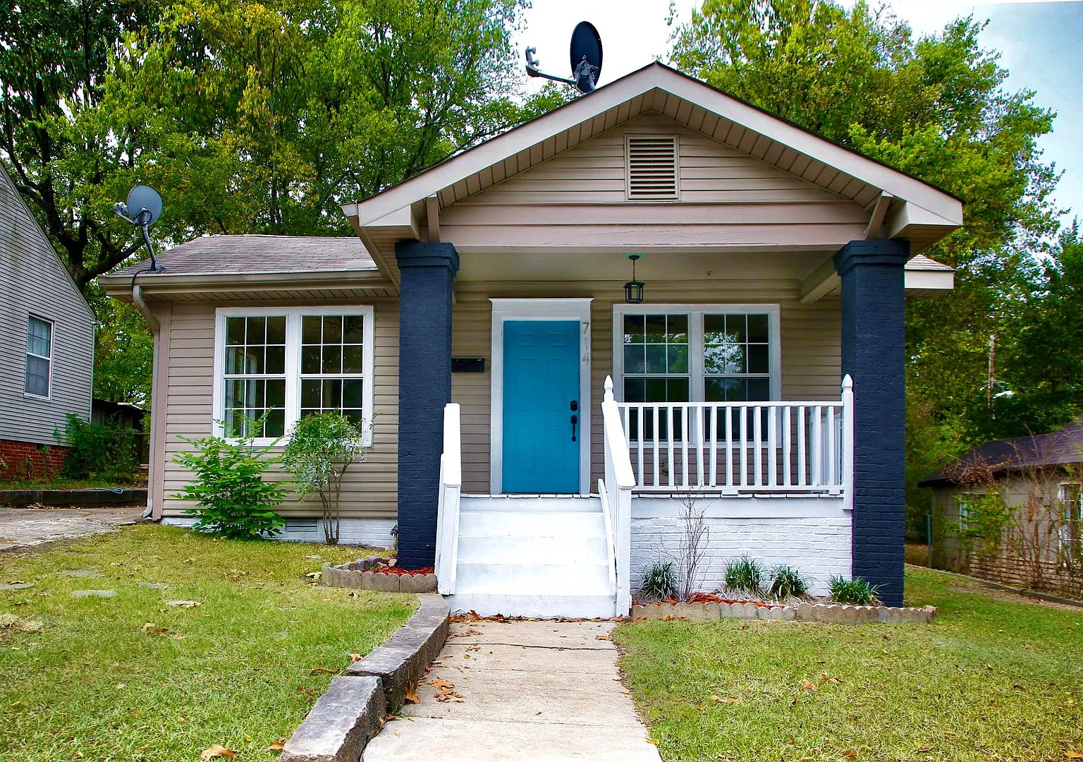 Completely Renovated, Modern Home In Stifft Station. Now Showing — Photo 1