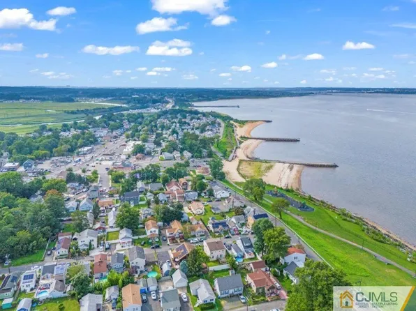 116 McKinley Ave, Laurence Harbor, NJ 08879