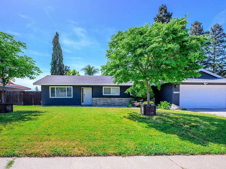 9042 El Oro Plaza Dr — Photo 8
