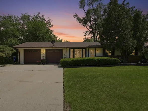 1509 Chatham Ln, Schaumburg, IL 60193